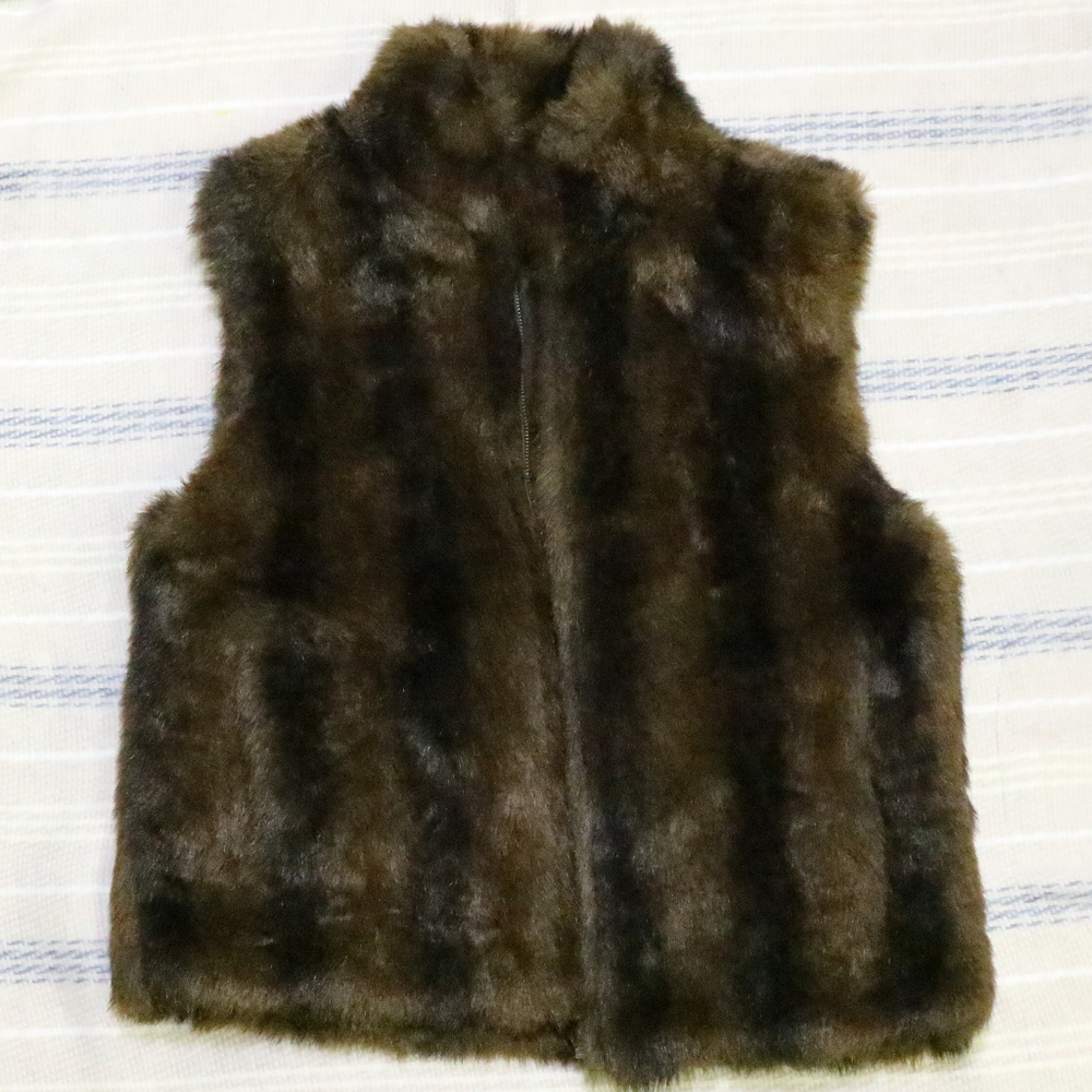 VTG COACO New York Stripe Faux Fur Reversible Vest